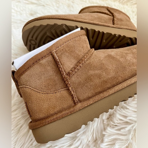 UGG Kids NWT Classic Ultra Mini Chestnut Boots Size 13 Suede Shearling - Picture 4 of 16